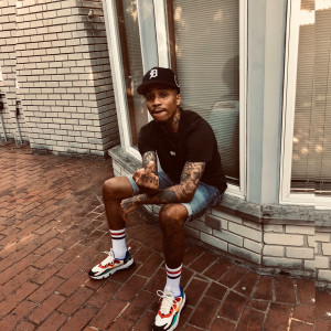 default playlist img