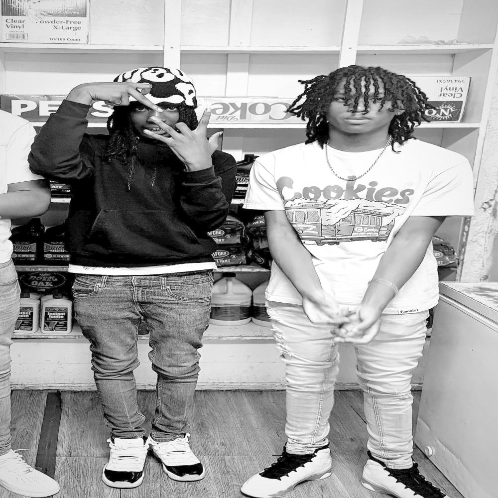 Yungcrew (feat. C6locc & DBH Huncho) (Explicit)