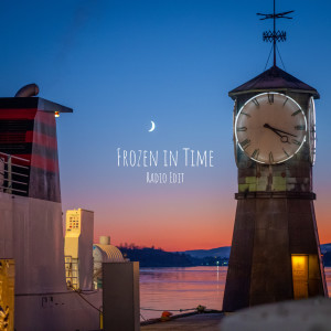 Dengarkan Frozen in Time (Radio Edit) lagu dari Peder B. Helland dengan lirik