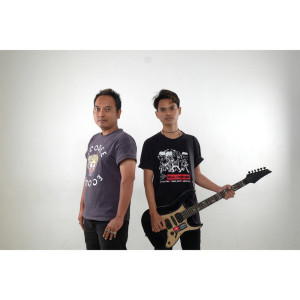 Listen to Putus song with lyrics from Odora Band