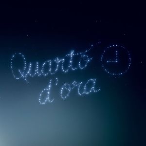 Dengarkan lagu quarto d’ora nyanyian onlycarlx dengan lirik