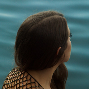 ดาวน์โหลดและฟังเพลง An Buachaillín Bán พร้อมเนื้อเพลงจาก Shrines