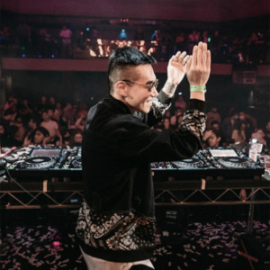 Ander Huang ดาวน์โหลดและฟังเพลงฮิตจาก Ander Huang