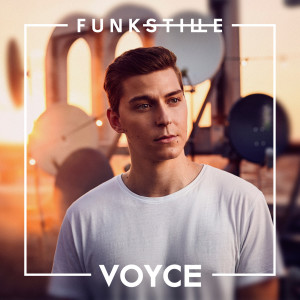 ดาวน์โหลดและฟังเพลง Funkstille พร้อมเนื้อเพลงจาก Voyce