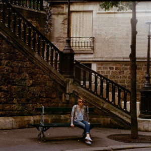 Dengarkan lagu Frame nyanyian karagó dengan lirik