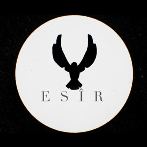 Dengarkan Esir lagu dari Firmesk dengan lirik