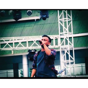 Dengarkan Dua Nadi lagu dari Arifin Cruuz M dengan lirik