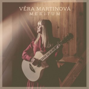 ดาวน์โหลดและฟังเพลง Výlet พร้อมเนื้อเพลงจาก Vera Martinova