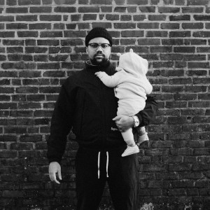 收聽Qthree的Crowned Skull (Explicit)歌詞歌曲