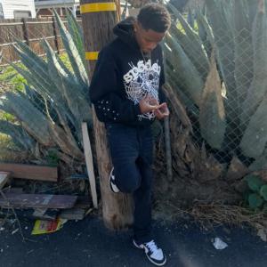 bkaby8的專輯Loyalty over love (feat. Bandit909) [Explicit]