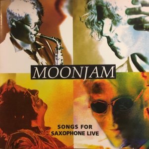 ดาวน์โหลดและฟังเพลง Two Parrots (Live) พร้อมเนื้อเพลงจาก Moonjam