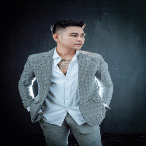 Listen to Mencintaimu song with lyrics from Vallen Raturamis