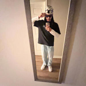 收聽Luvrxyxo的Tunnel Vision (Explicit)歌詞歌曲