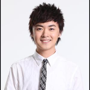Dengarkan 眼淚為你留 lagu dari Ken Hung dengan lirik