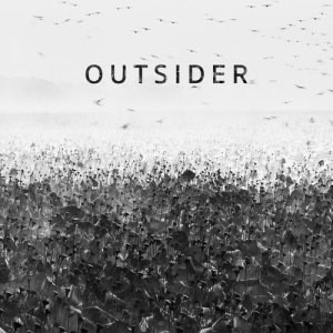 收聽Outsider的Íosa Chroí歌詞歌曲
