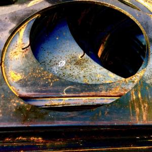 Dengarkan lagu The Pleasure Trap nyanyian Come and See dengan lirik