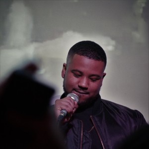 Dengarkan Breakthrough lagu dari SX dengan lirik