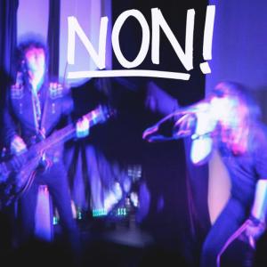 ดาวน์โหลดและฟังเพลง Blah blah blah พร้อมเนื้อเพลงจาก NON!