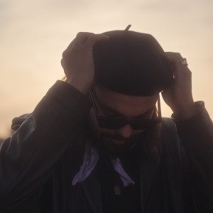 ดาวน์โหลดและฟังเพลง Paradies พร้อมเนื้อเพลงจาก Anoki