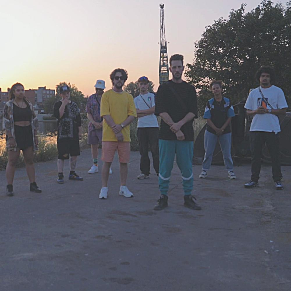 Loes (feat. Nosso, Indra, T loc, Van Droogenbroeck, Baba Seye, Aiko & Gloria Boateng) (Explicit)