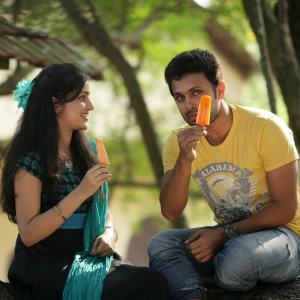 收聽Aneesh Krishnan的Vegam Dooram Pokum歌詞歌曲