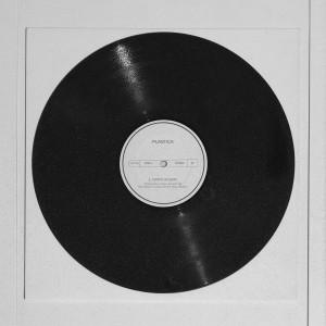 收聽Il Corpo Docenti的PLASTICA歌詞歌曲