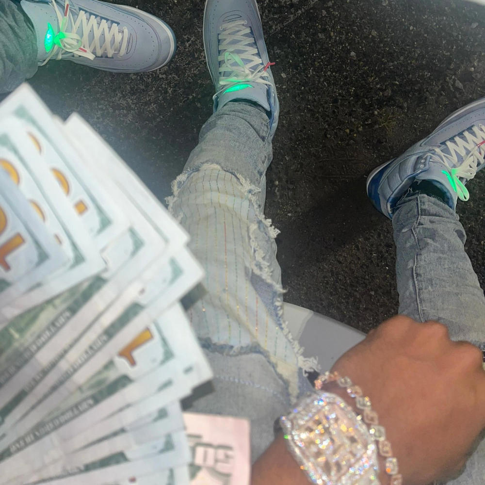 On The Run #freeglizzy (feat. Mo money) (Explicit)