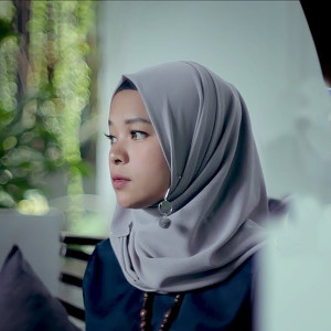 Dengarkan Talambek Datang lagu dari Tryana dengan lirik