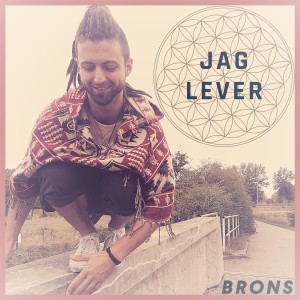 ดาวน์โหลดและฟังเพลง Jag Lever พร้อมเนื้อเพลงจาก Brons