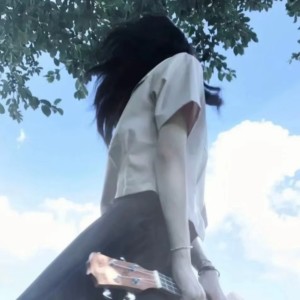 Dengarkan I'm not your type lagu dari ♡‧₊˚喜劇の王˚₊‧♡ dengan lirik
