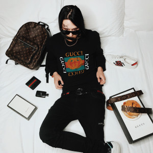 ดาวน์โหลดและฟังเพลง Бургер (Explicit) พร้อมเนื้อเพลงจาก FACE