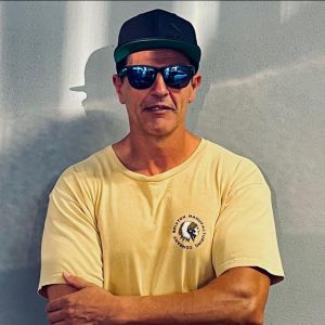 ดาวน์โหลดและฟังเพลง Be Mine พร้อมเนื้อเพลงจาก Groove Salvation