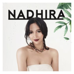 收听Nadhira的Penipu Cinta歌词歌曲