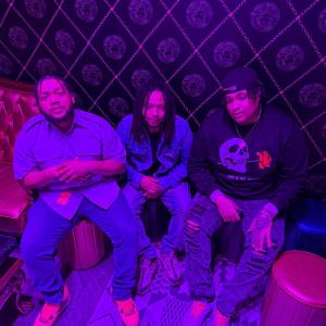 Dengarkan Live My Life (Explicit) lagu dari Smoove dengan lirik