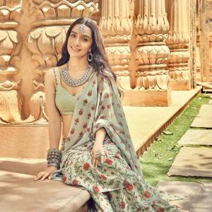 Dengarkan lagu SK New nyanyian Shraddha Kapoor dengan lirik