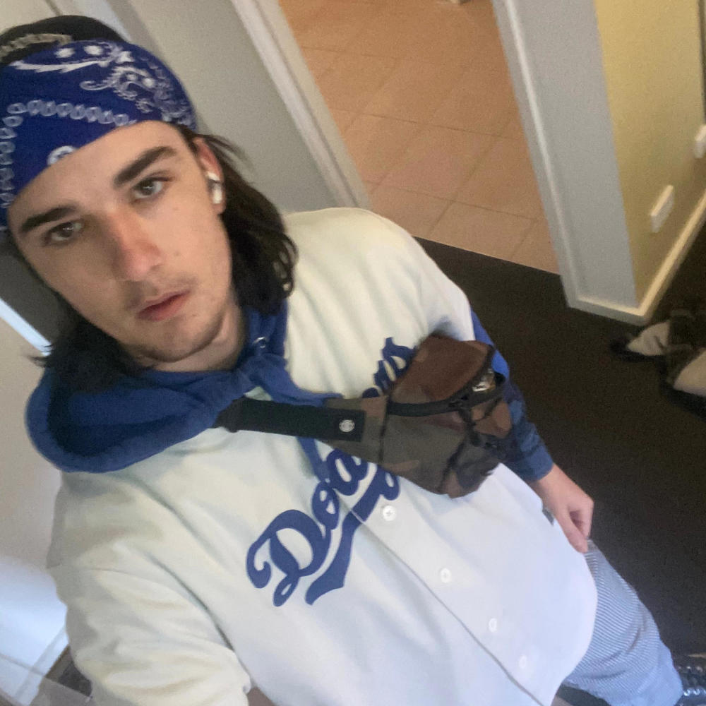 C me walking (feat. Champ Medici) (Explicit)