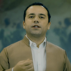收听Bilind İbrahim的Hevrîn歌词歌曲
