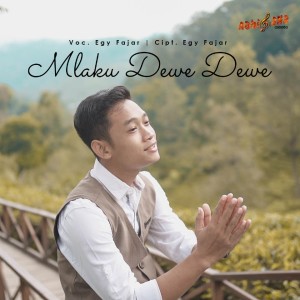 Dengarkan Mlaku Dewe Dewe lagu dari Egy Fajar dengan lirik
