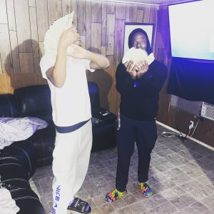 收聽700 O.B的Walk In (feat. SauceMoe, 4BlkTDubb|Explicit)歌詞歌曲