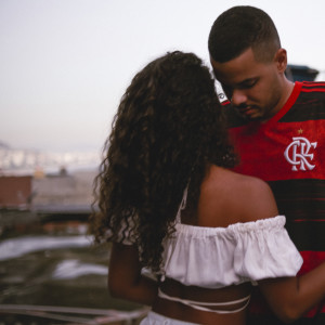 Listen to Tira Roupa song with lyrics from Drico
