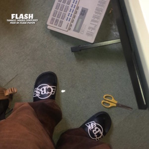 Dengarkan lagu FLASH (Explicit) nyanyian CB$ dengan lirik