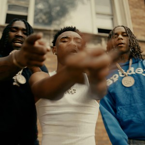 Lil Scoom89的專輯Runnin With Gravediggers (Explicit)