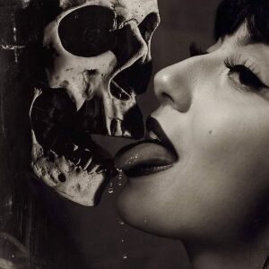 Csoky的專輯halottnak a csók (Explicit)