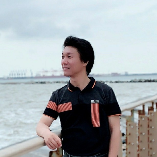 丁伟