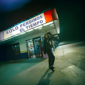 Listen to ⁠lejos de ti song with lyrics from Clément