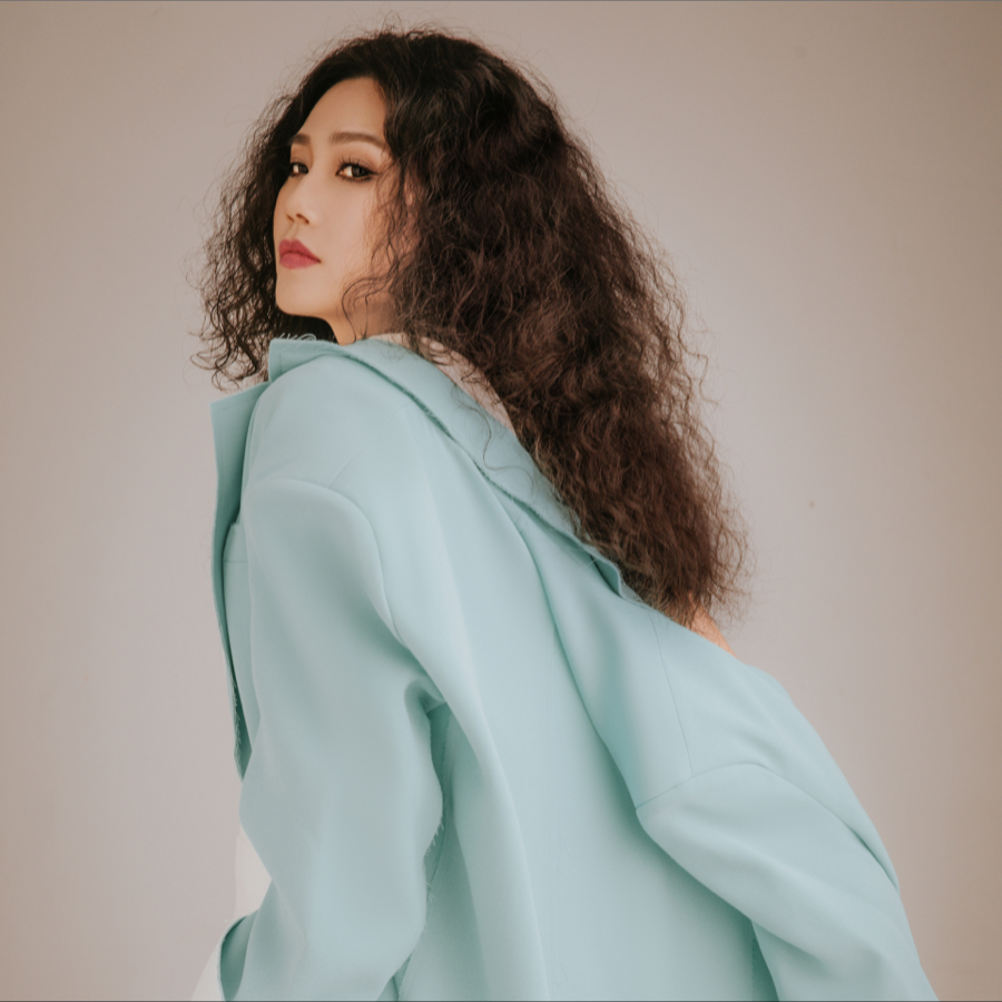 刘振宇(女)