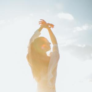 ดาวน์โหลดและฟังเพลง Sunshine พร้อมเนื้อเพลงจาก Nicole McMahan