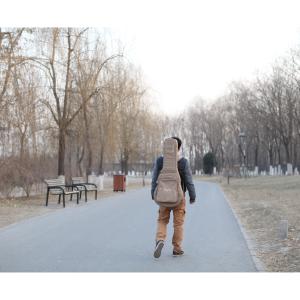 侯康的专辑赶在七月之前