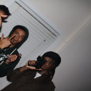 收聽Yvngrixhjunior的got damn (feat. gmf ponxho, Bikkab, Sirchrxsgo & Jaymunna) (Explicit)歌詞歌曲