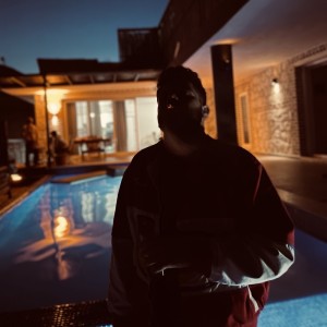 Listen to KAYBOLUNCA (Explicit) song with lyrics from Özkan